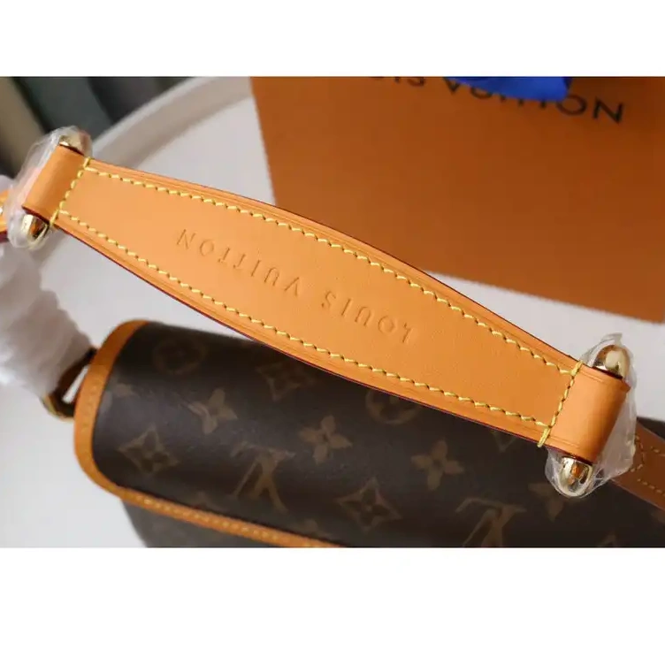 Fashionrepsfam ru LV 2111DJ0020 Bags 0706